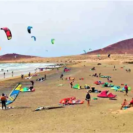 Rentenerife Familia Vilmar La Tejita-el Medano Granadilla De Abona